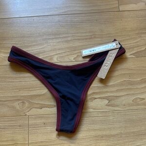 SKIMS FITS EVERYONE DIPPED THONG